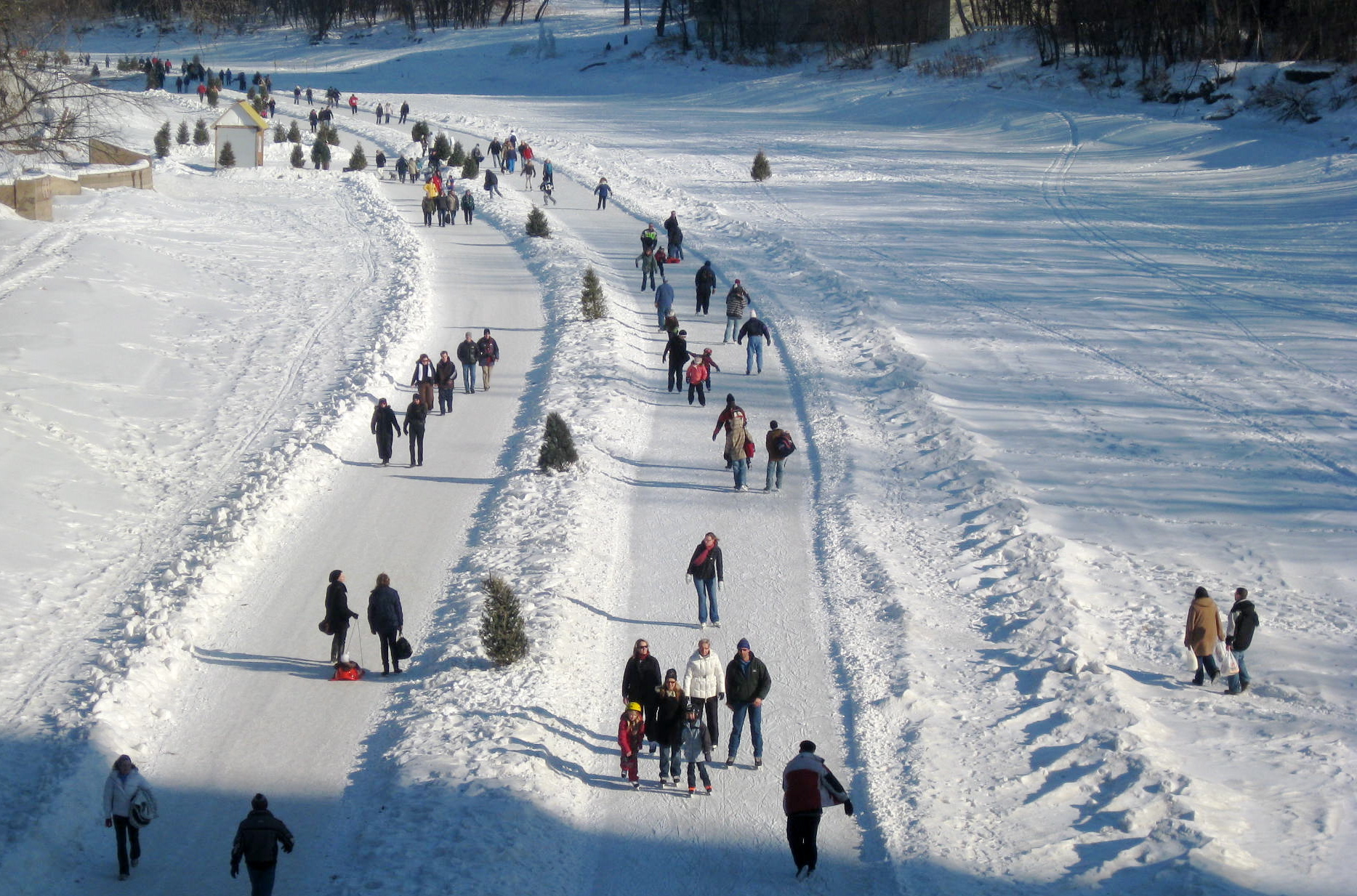 Few winter boots protect wearers from slipping on ice, say researchers