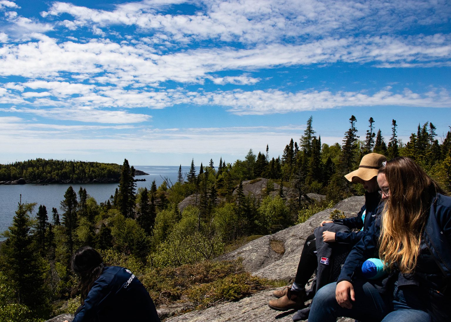 Stopping for a picnic after an educational hike at Pukaskwa National Park. (Photo: Connor Garrod)