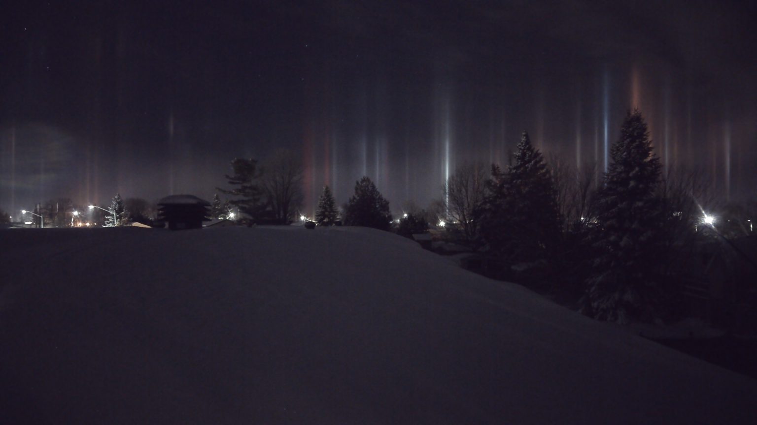 light pillars over North Bay, Ont. January 2017