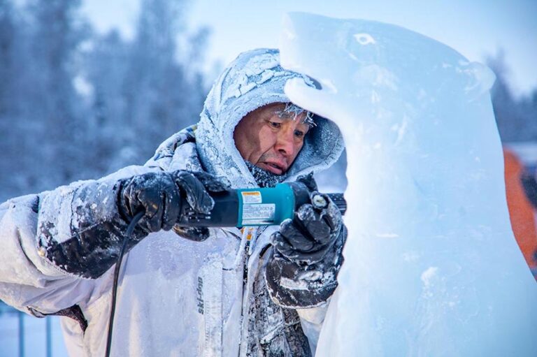 Winterlude goes virtual for 2021 Canadian Geographic